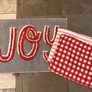 Joy bath mat & towels